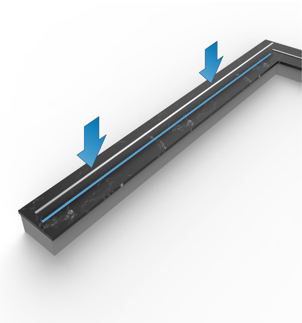 Etapa 1: réguas sendo instaladas sobre uma mureta para a colocação das bases do guarda-corpo Vitrum.