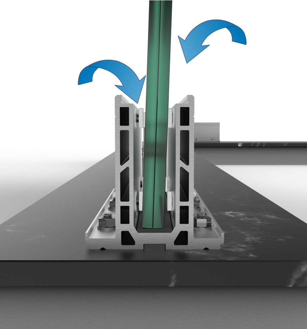 Etapa 5: Vista lateral do guarda-corpo Vitrum em cima de uma mureta, mostrando o encaixe do vidro.